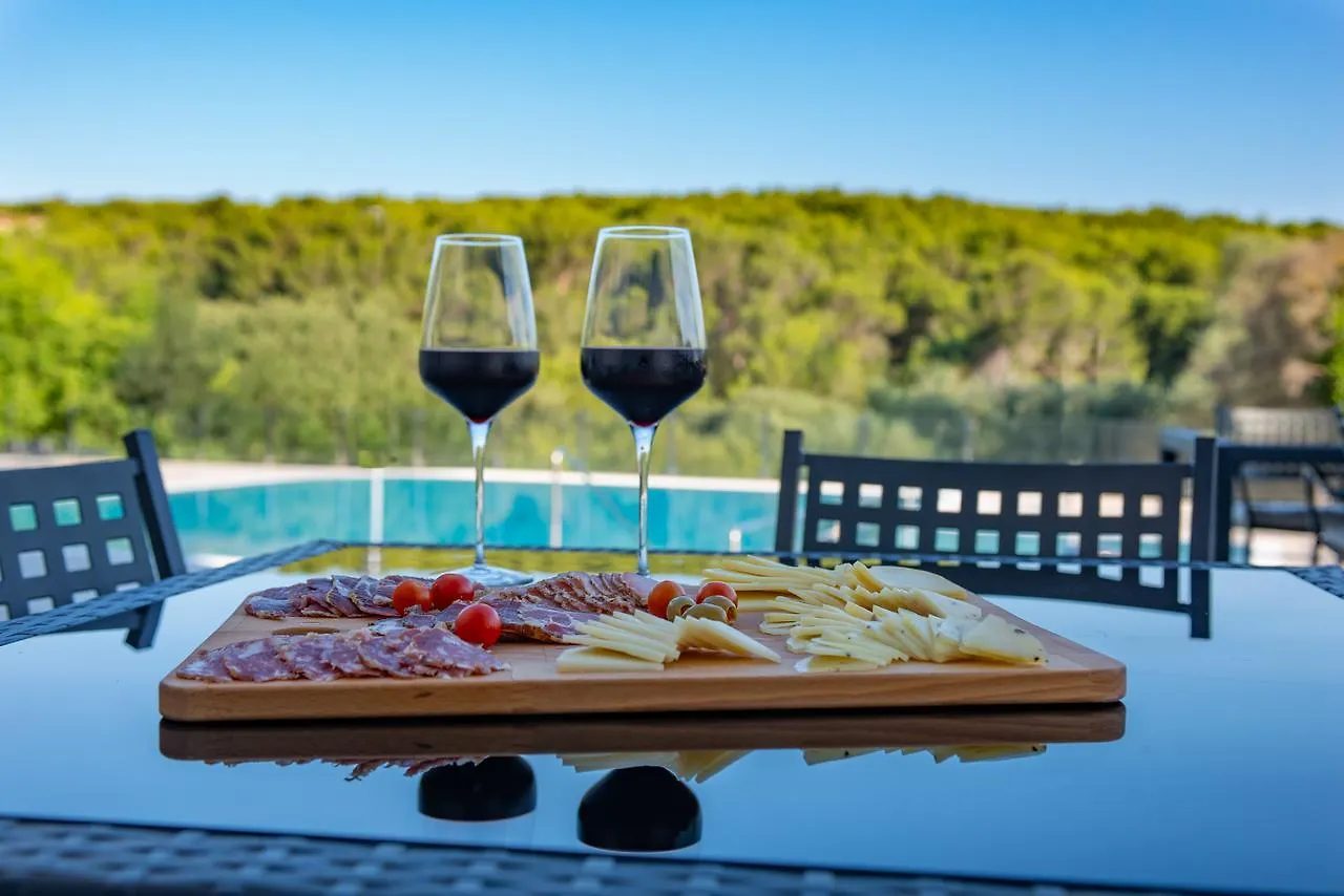 Premantura Resort - Hotel & Restaurant